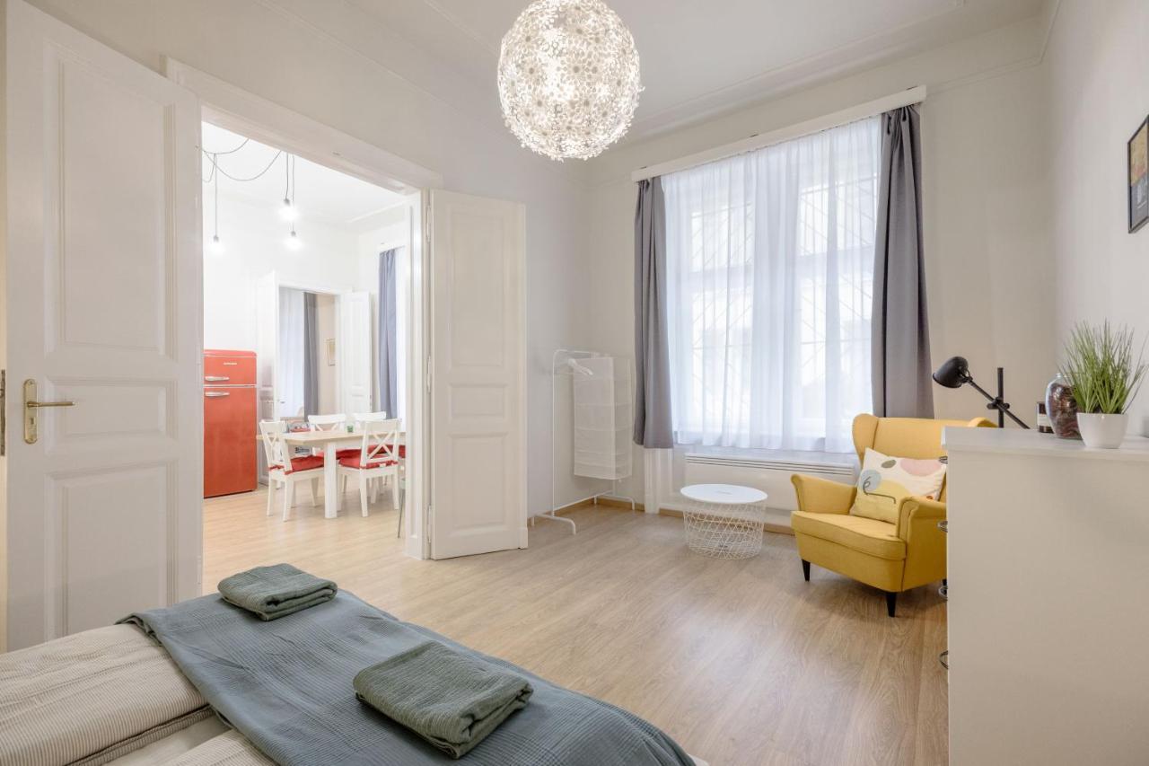 Apartment Stylish & 2br Budapest