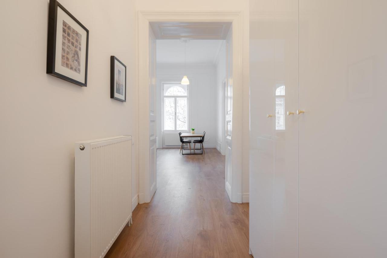 Classical With Modern Style Downtown!