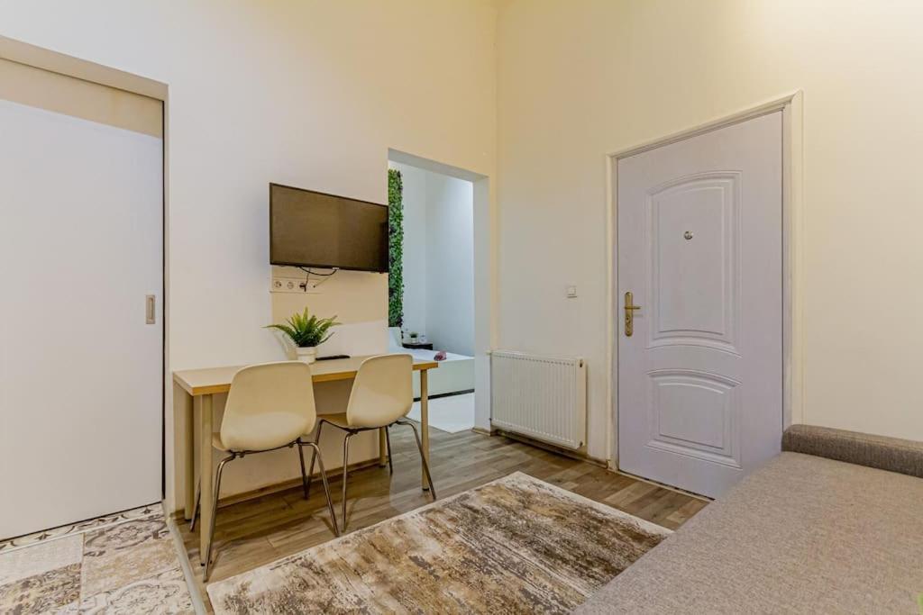 Apartman Oktogonsuite - Quiethome In Soho Budapest