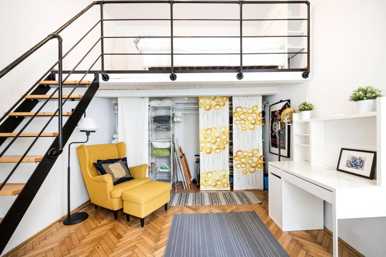 Live Like A Local At The Rustic Hockey Hut Appartement