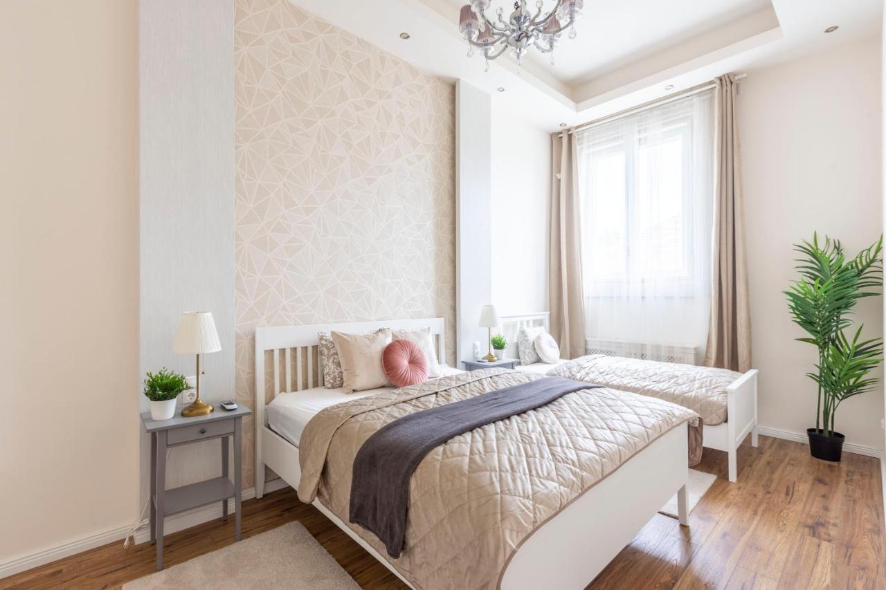 Luxurious In Liszt Ferenc Square Apartment Budapest
