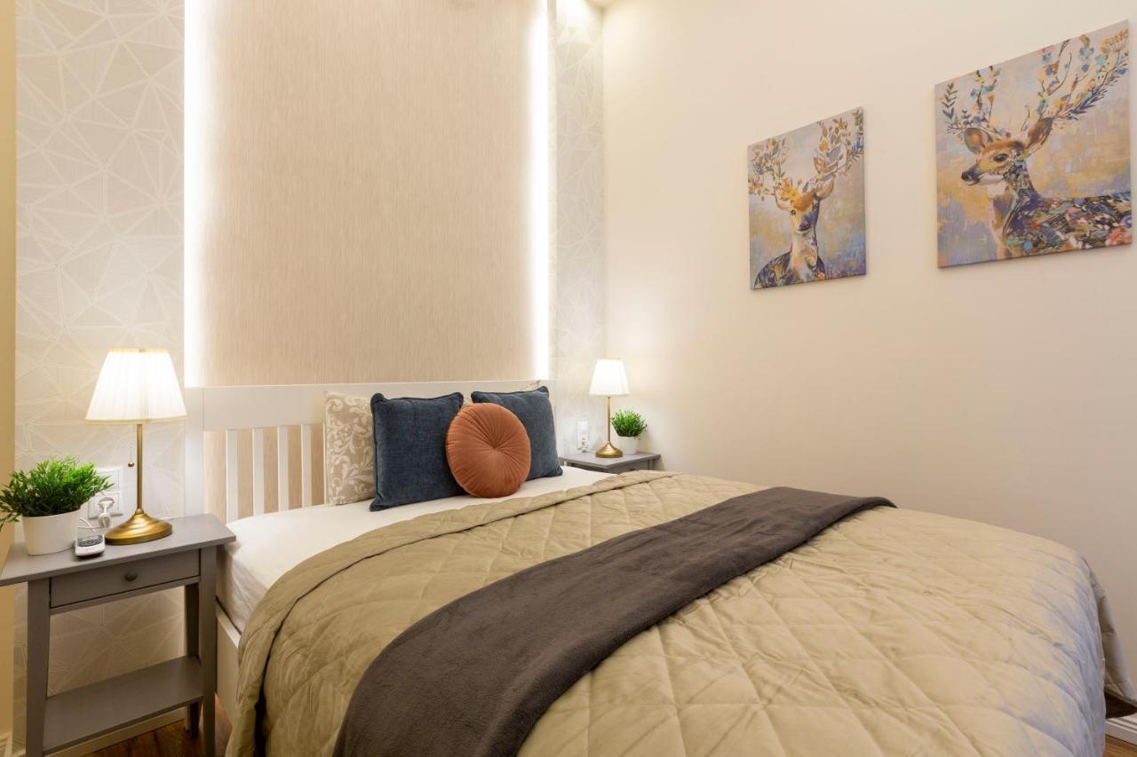 Luxurious In Liszt Ferenc Square Apartment Budapest