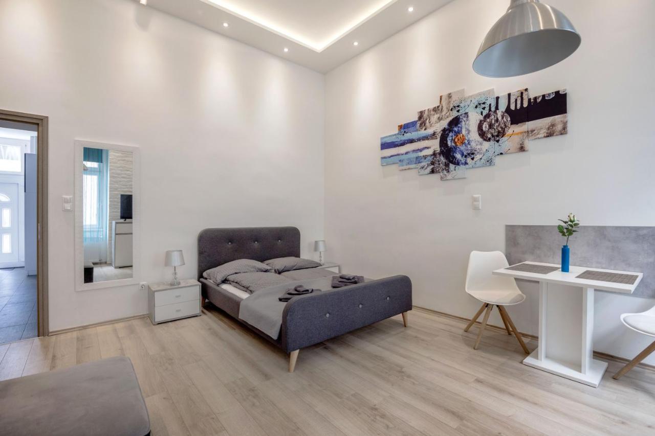 Apartment Elegant In *
