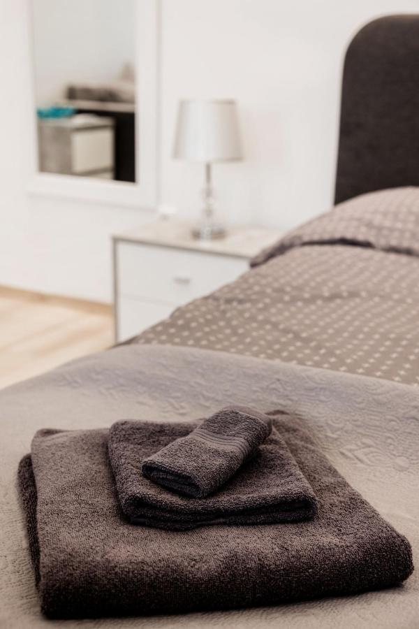 Elegant In Apartment *