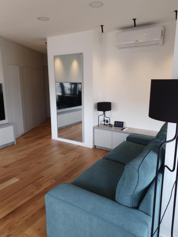 Modern Floor Loft With Balcony *
