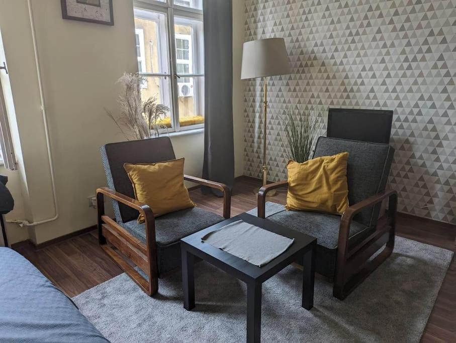 Anna's Place Apartment *