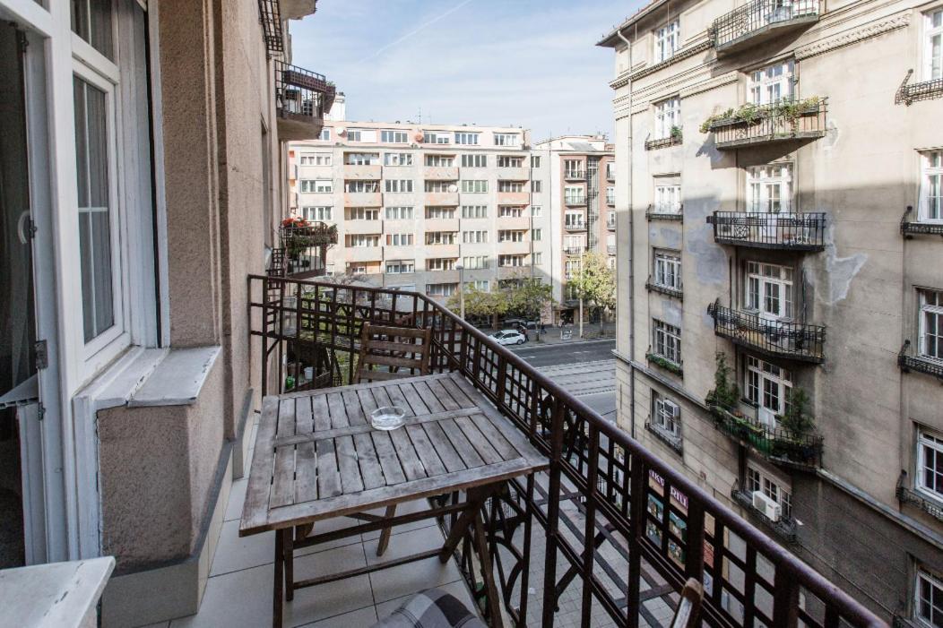 Modern Spacious Flat In Buda Apartmán