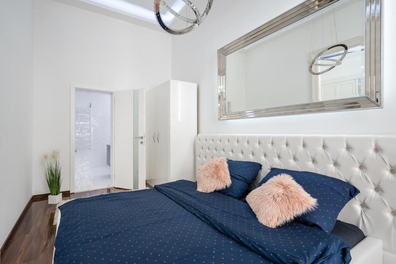 Opera Balkony Luxury With Free Parking Appartamento Budapest