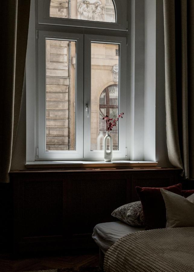Luxe, Historic Near Downtown Landmarks 19th Century