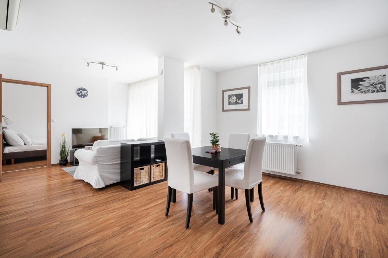 White Cascade Realty * Budapest