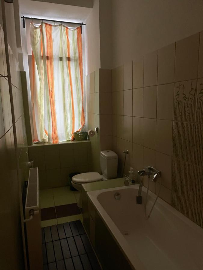 Clark Apartman **