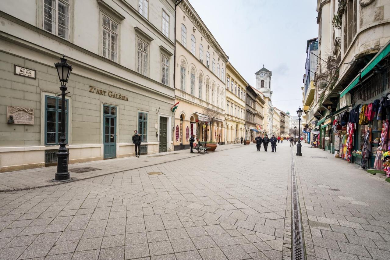 Pyvo Street With Balcony By Nw Budapest