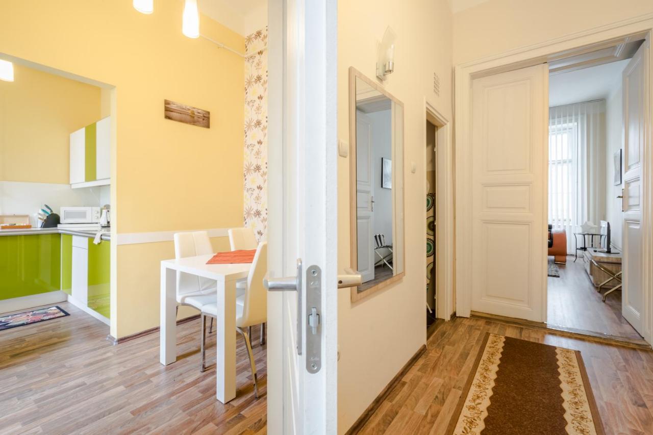 Pyvo Street With Balcony By Nw Apartamento Budapest