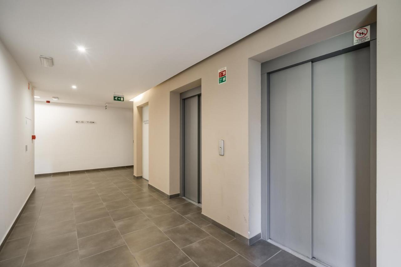 White Cascade Realty Apartman *