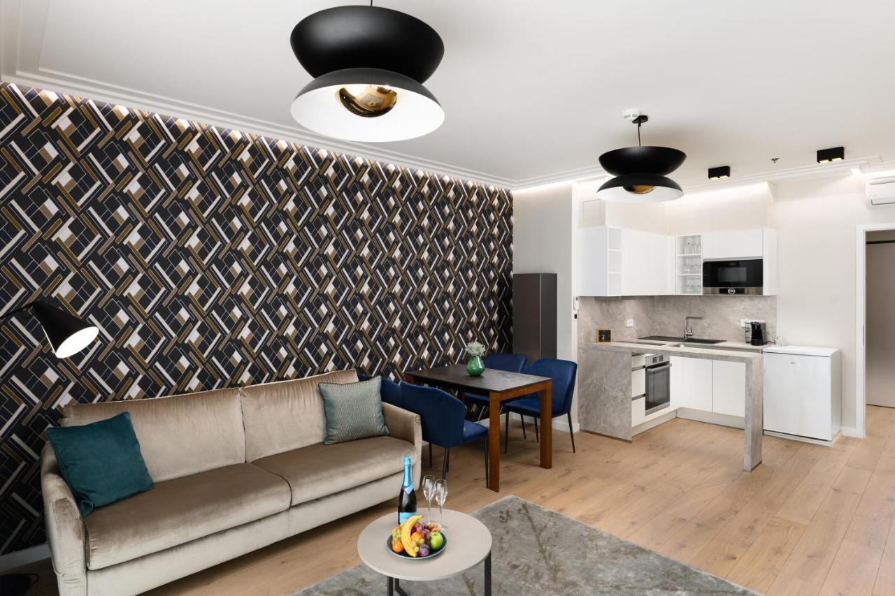 Apartahotel Emerald Downtown Luxury By Continental Group
