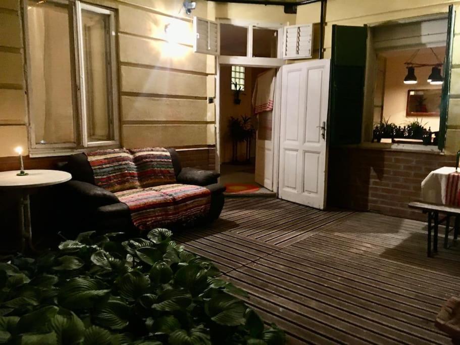 Vintage Studio Apartment, Garden And Free Parking Apartman Budapest