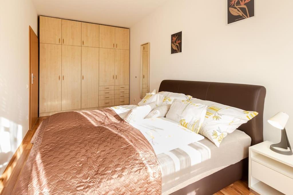 Sunny And Pet Friendly 1bedr Close To The Centre Apartamento Budapest