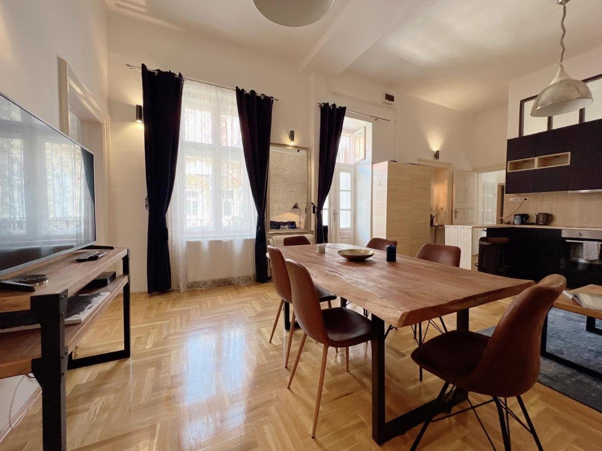 Duplex Penthouse With Sauna & Jacuzzi In The Centre Of *