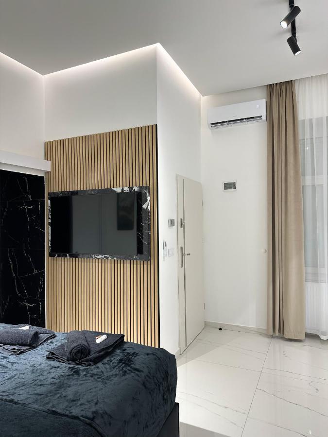 V21 Luxury * Budapest