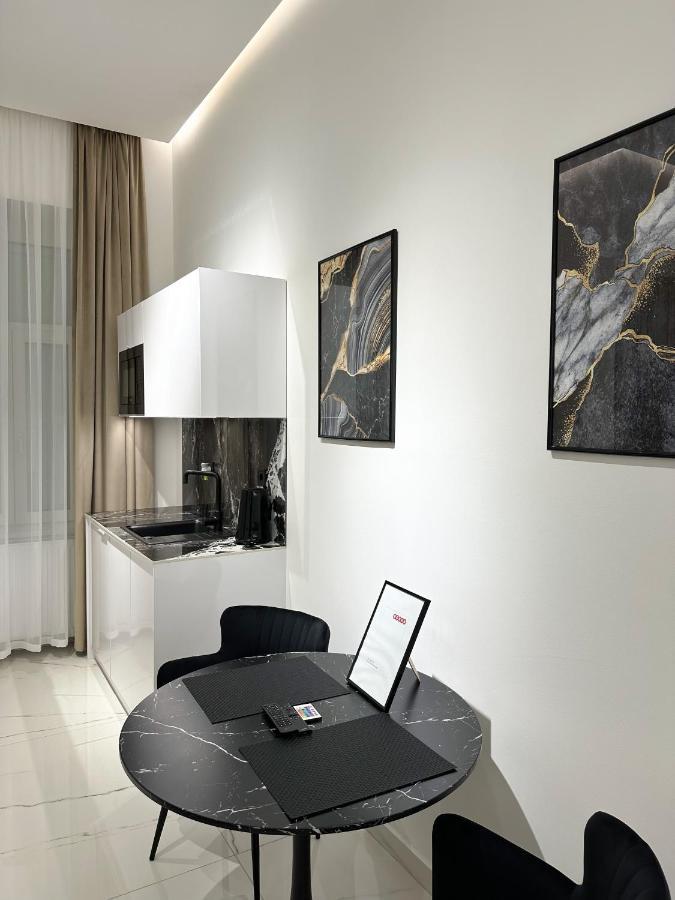 V21 Luxury * Budapest