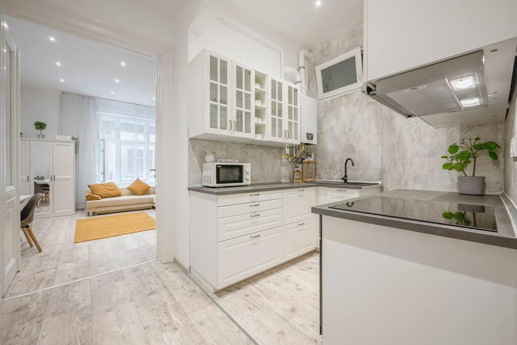 Dual 2br Comfort Escape With 2 Bathroom By Nw Appartamento Budapest