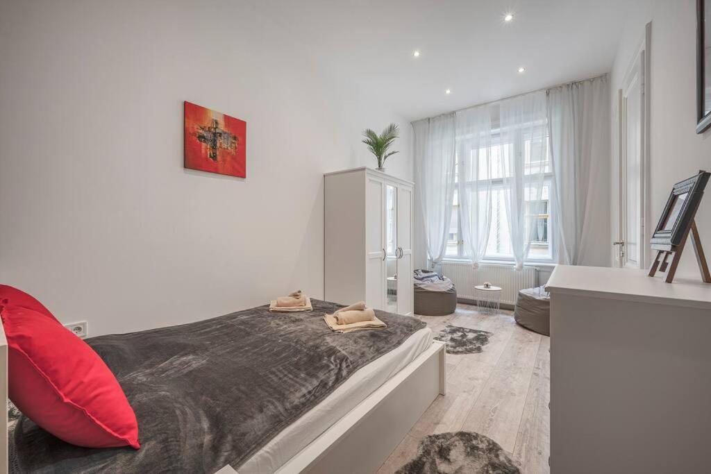 Dual 2br Comfort Escape With 2 Bathroom By Nw