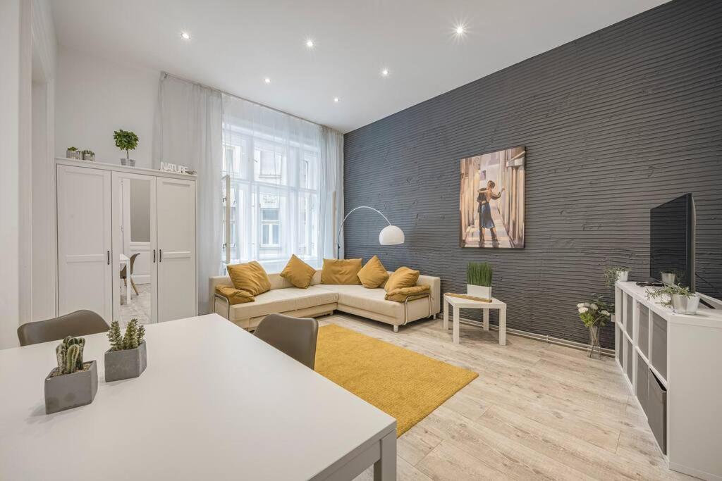 Dual 2br Comfort Escape With 2 Bathroom By Nw Appartamento Budapest