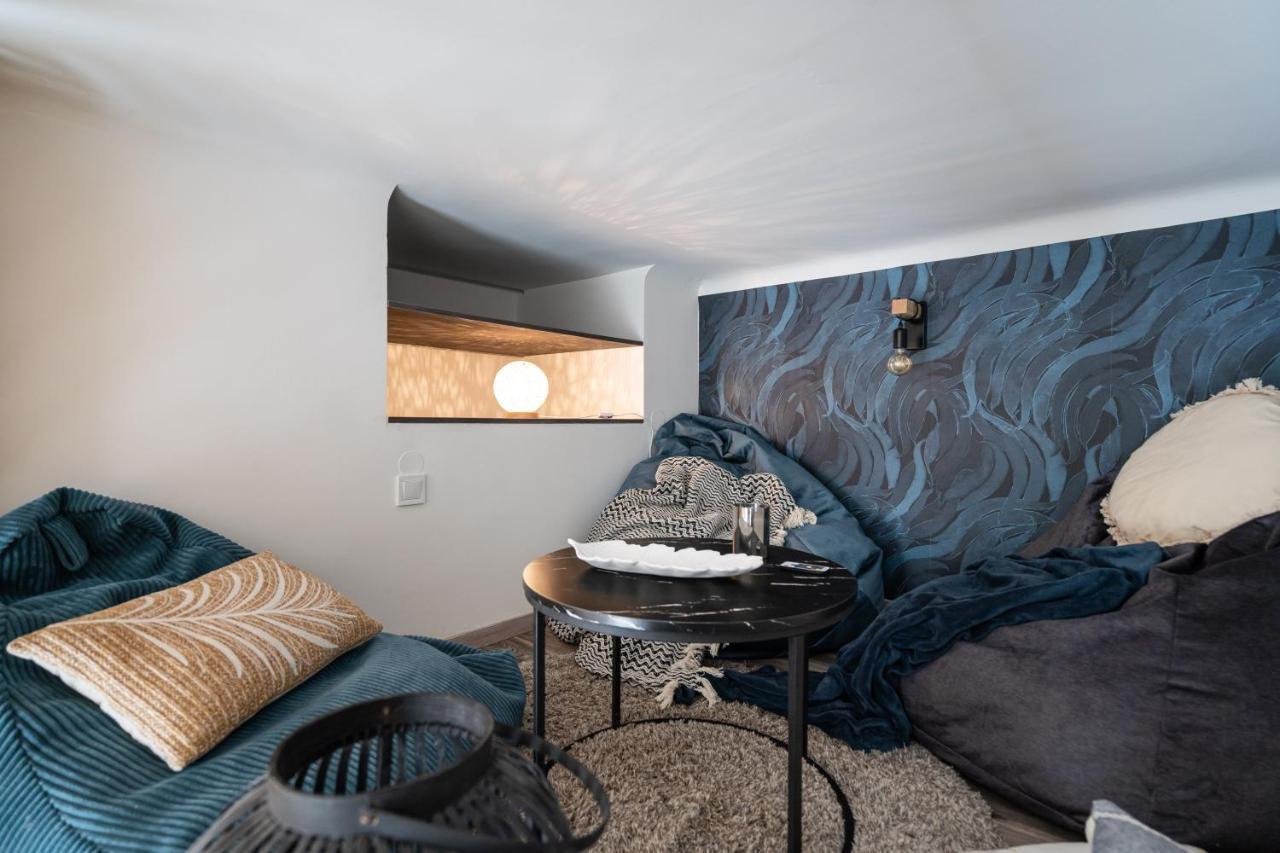 Apartment Solar System With Gallery *
