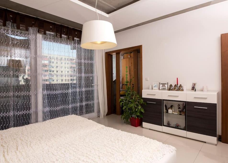 Orangehomes One Bedroom With Fireplace Apartment