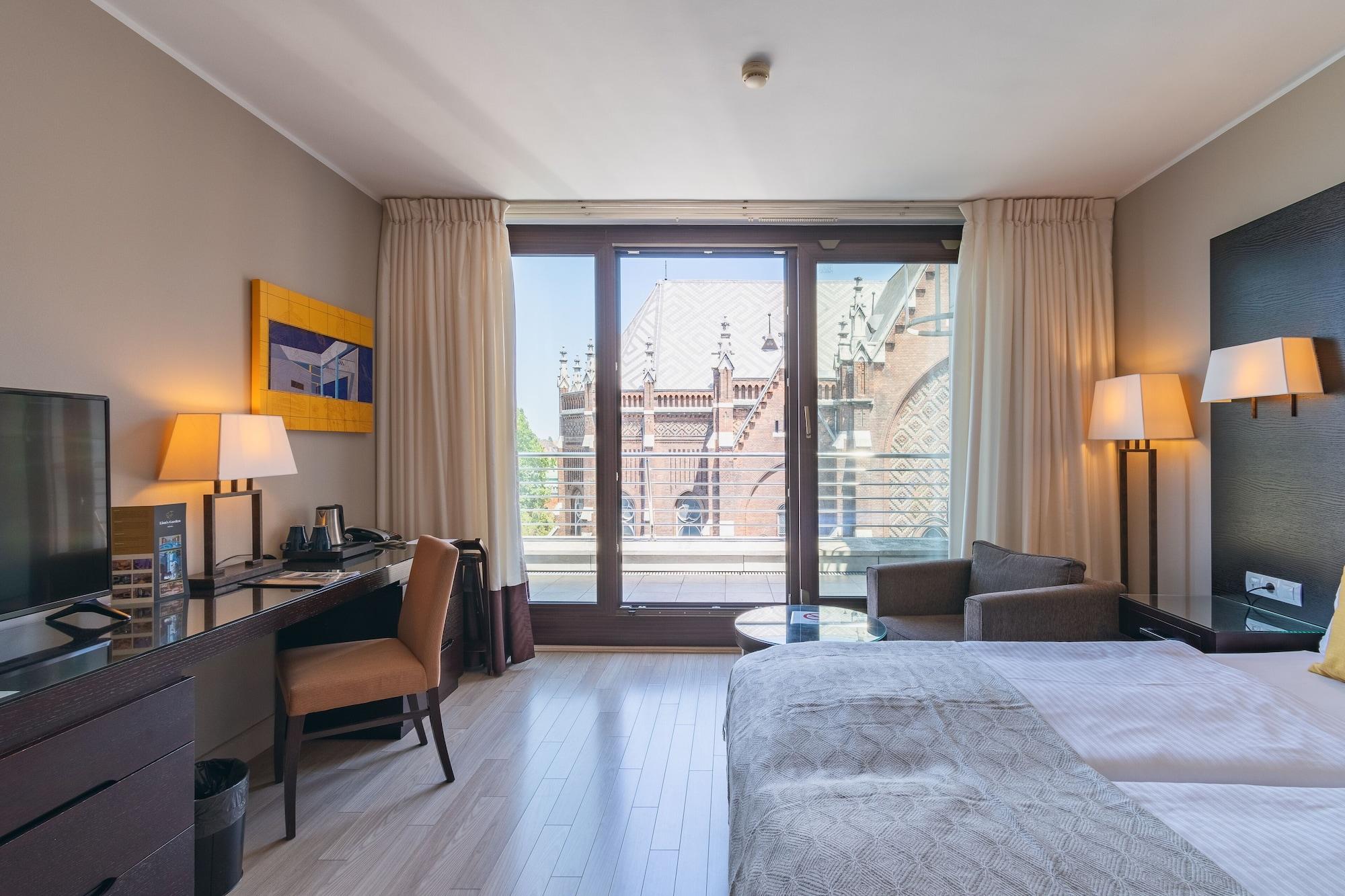 Hotel Lion's Garden 4*