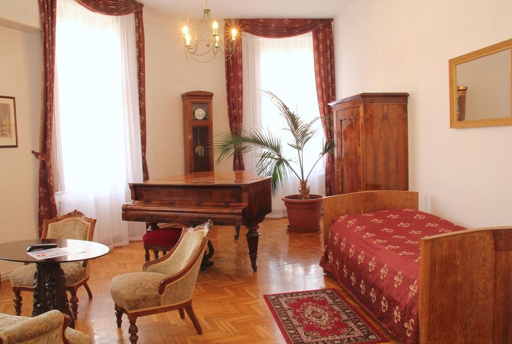 Kalvin House Lejlighedshotel 3*
