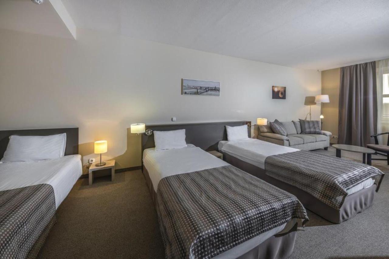 Corvin Sissi Wing Hotell 3*