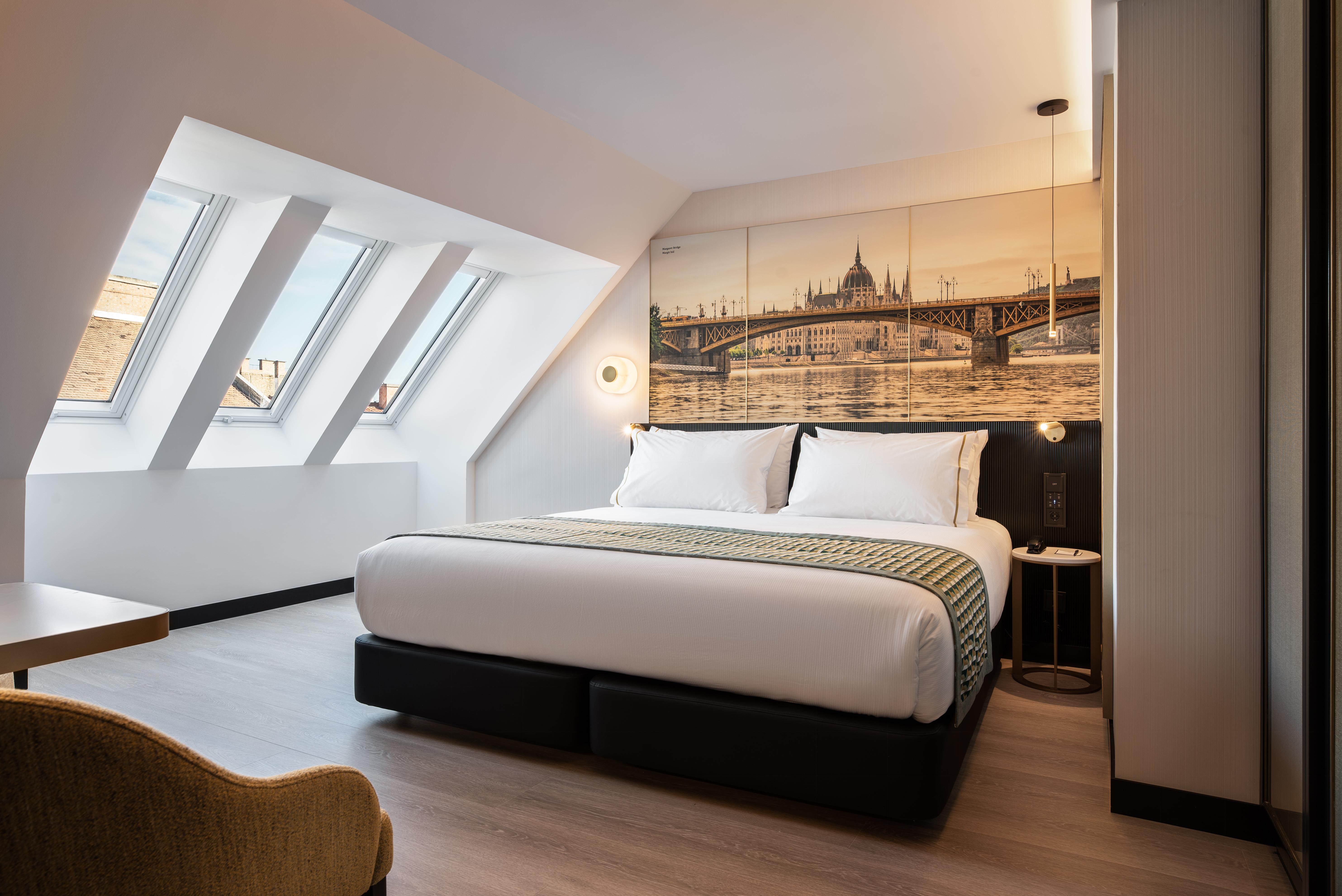 Eurostars Ambassador Hotel 4*