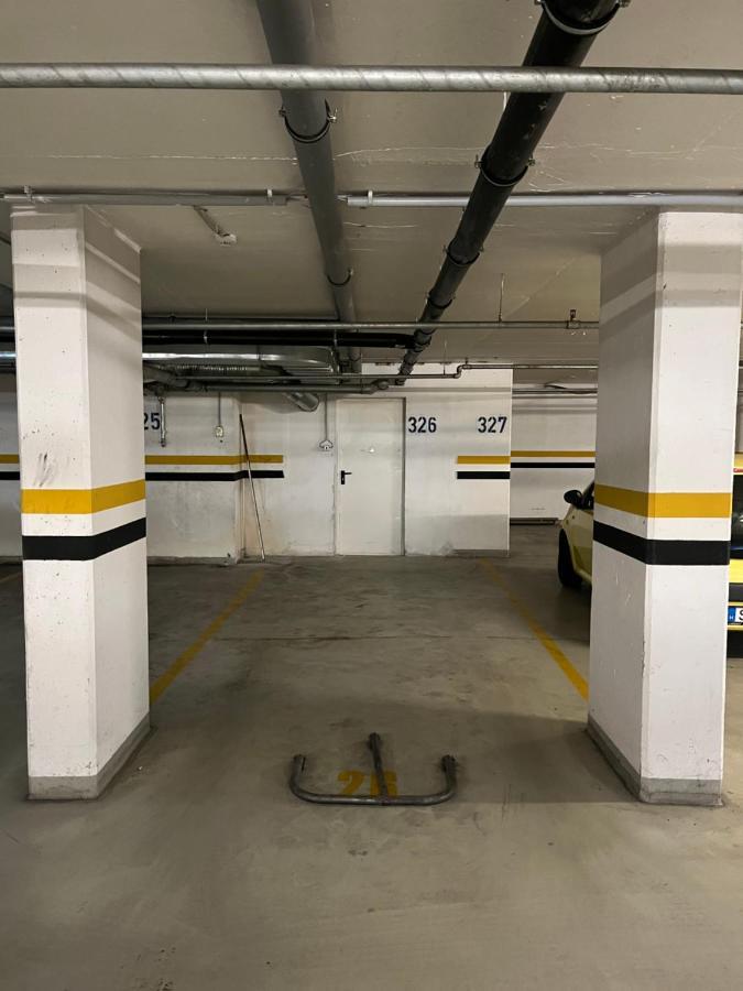 Charlies With Free Garage Apartamento *