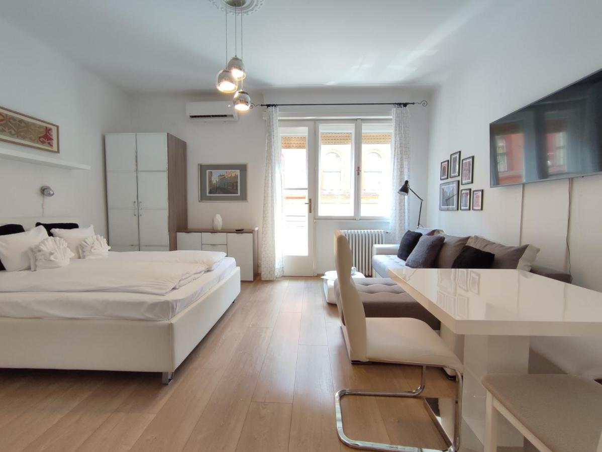 Buda Apartment *