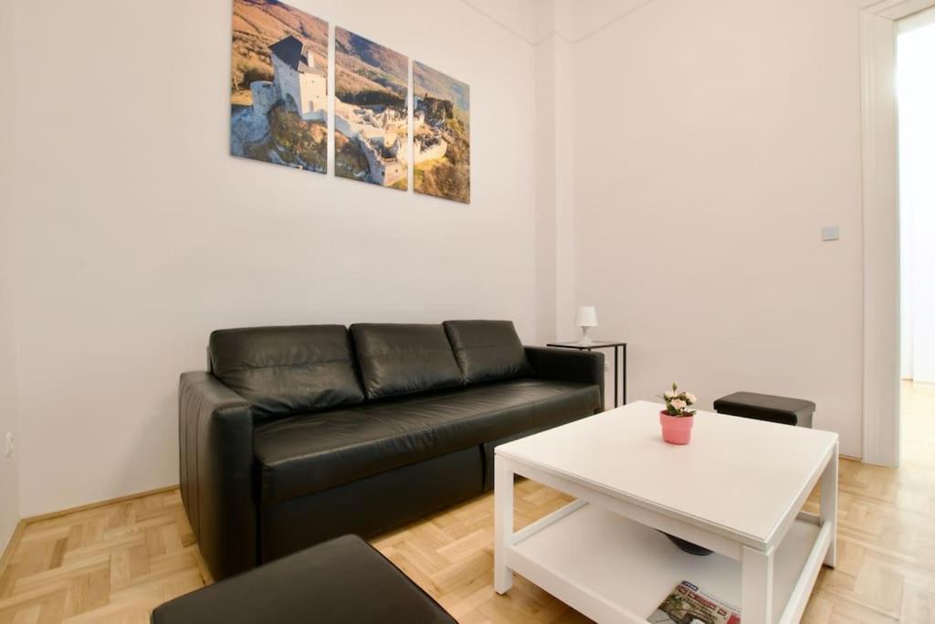 Standard By Hi5 - Muzeum 5 Apartamento *