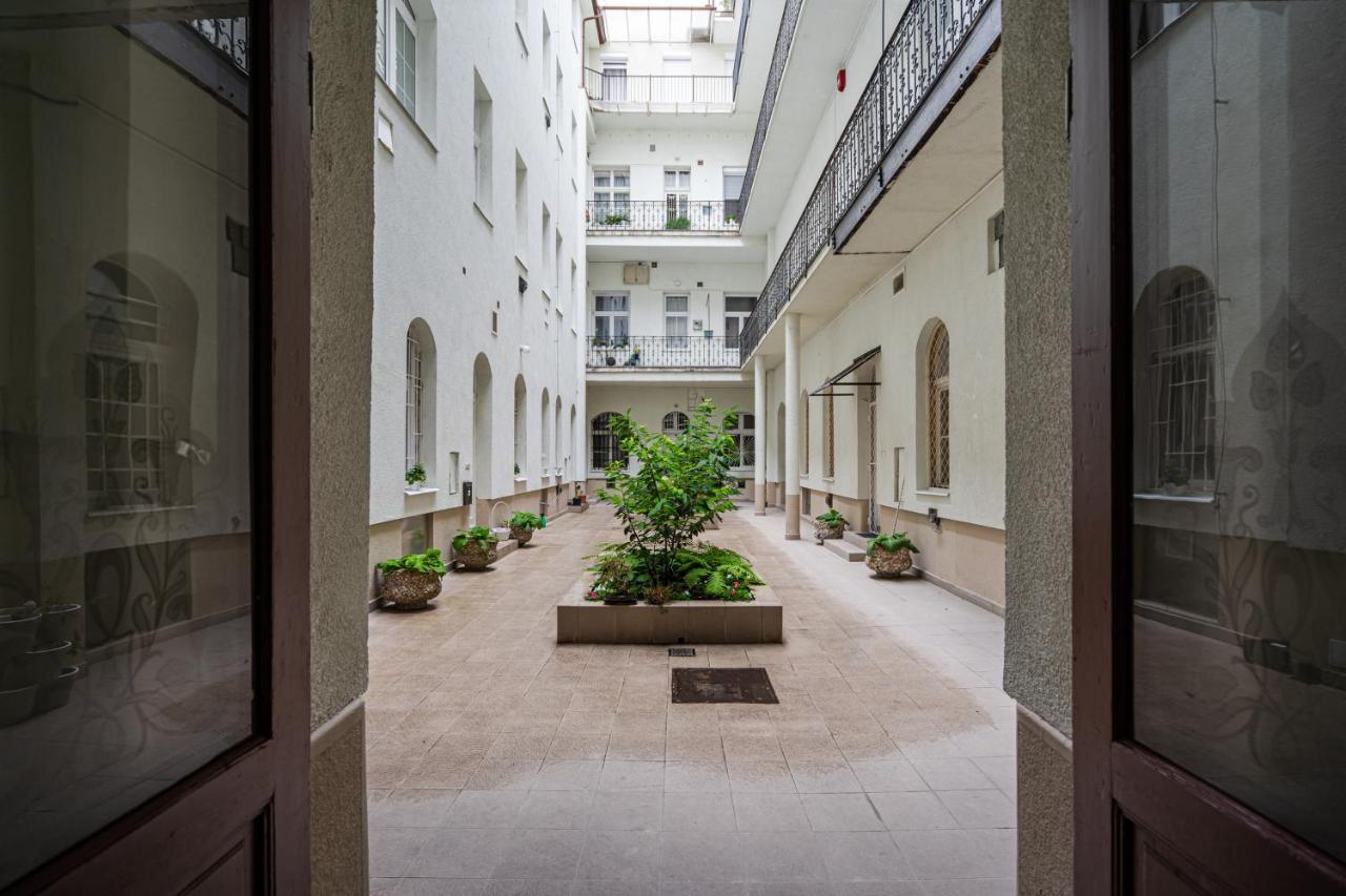 R42-boutique Apartments, Location By Bqa