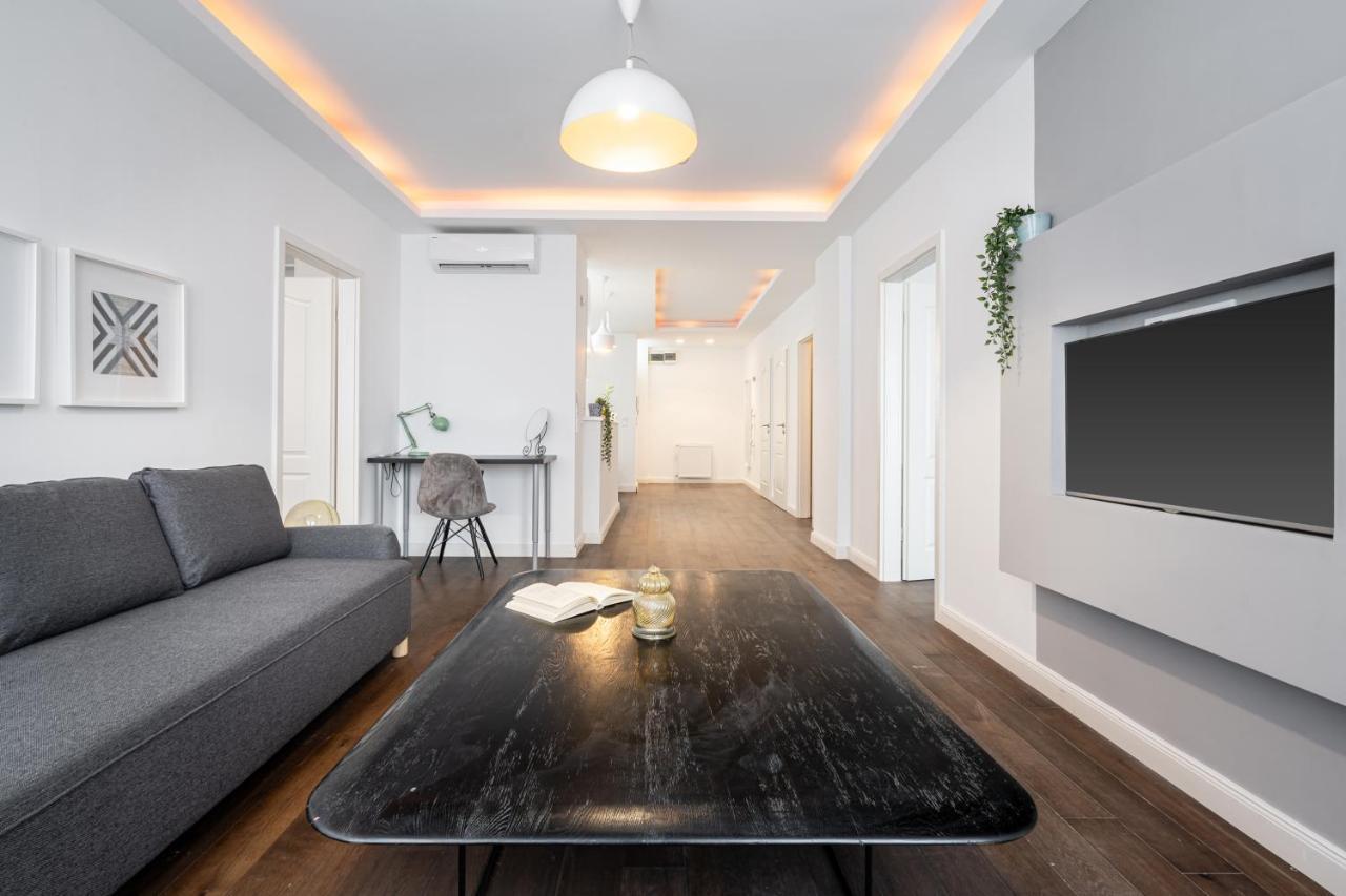 R42-boutique Apartments, Location By Bqa *