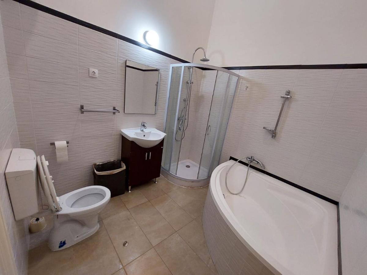 Miki's * Budapest