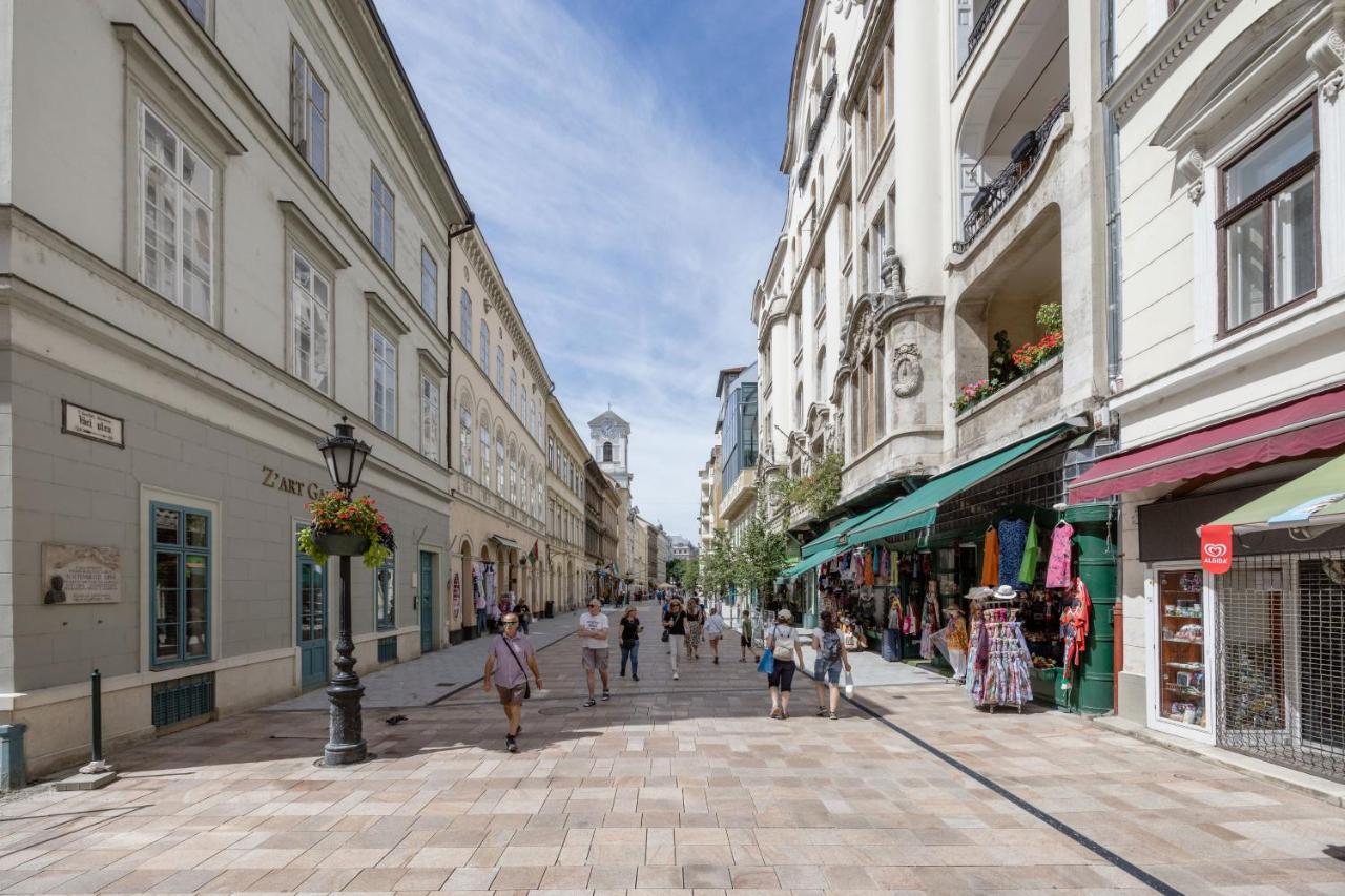 Appartamento Walk To Vaci Street - Live In Lux Designer Apt W/ Amazing Views *