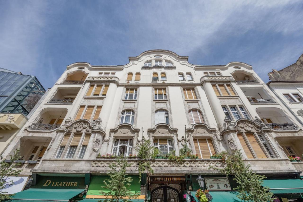 Appartamento Walk To Vaci Street - Live In Lux Designer Apt W/ Amazing Views Budapest