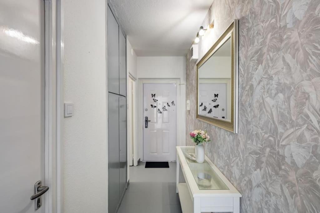 Luxurious, Intimate Getaway Bp Budapest