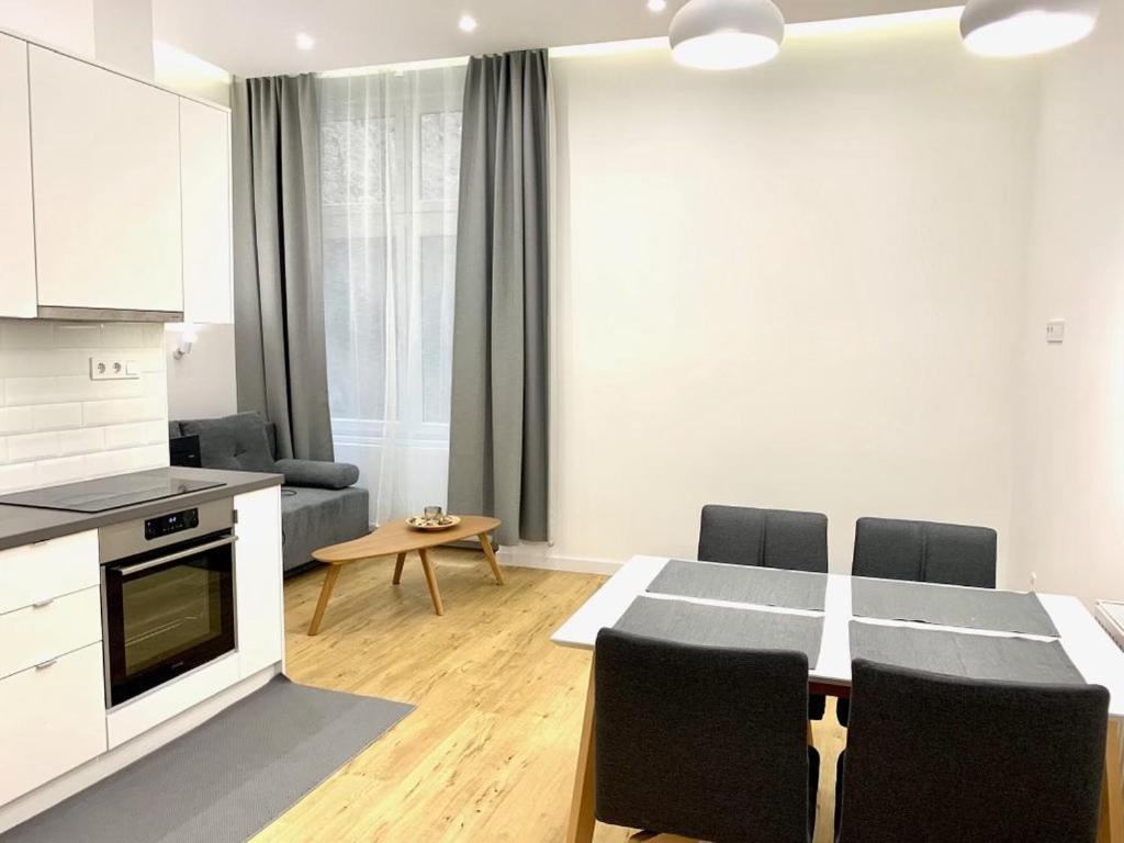 Paulay Premium * Budapest