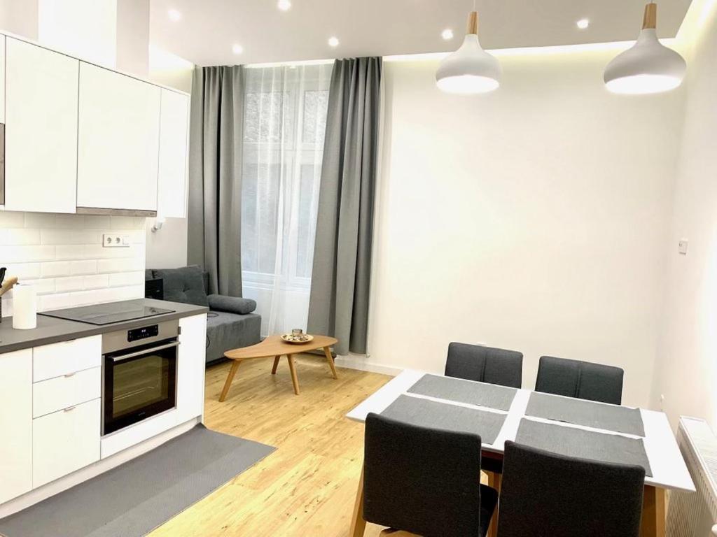 Paulay Premium Apartman *