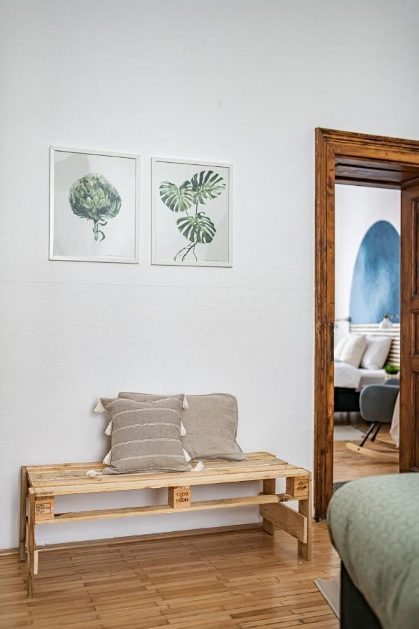 Blue Peace Downtown Apartment