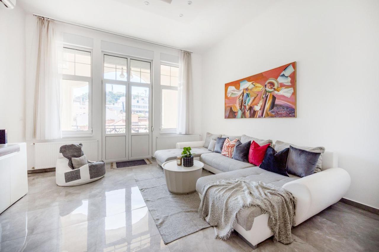 Walk To Vaci Street - Live In Lux Designer Apt W/ Amazing Views Appartamento *