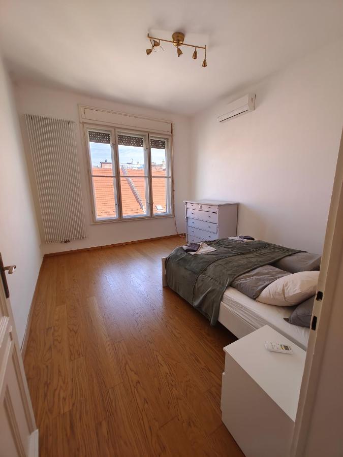 Center 1, Cozy 2br In The Center! Apartamento Budapest
