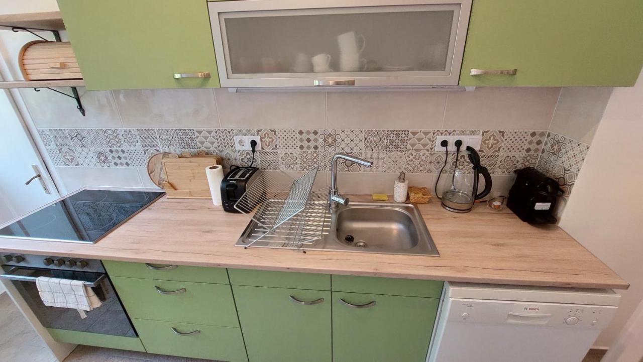 Comfy And Stylish Jewelry Box Apartman Budapest