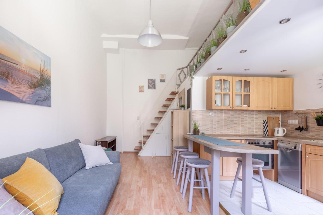 Apartment M17 Mecset