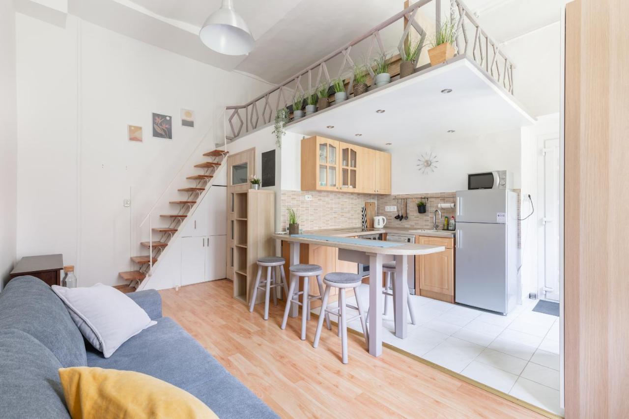 M17 Mecset Apartment
